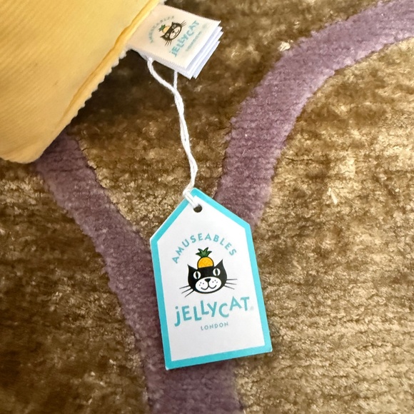 Amuseables Brie - Picture 2 of 2